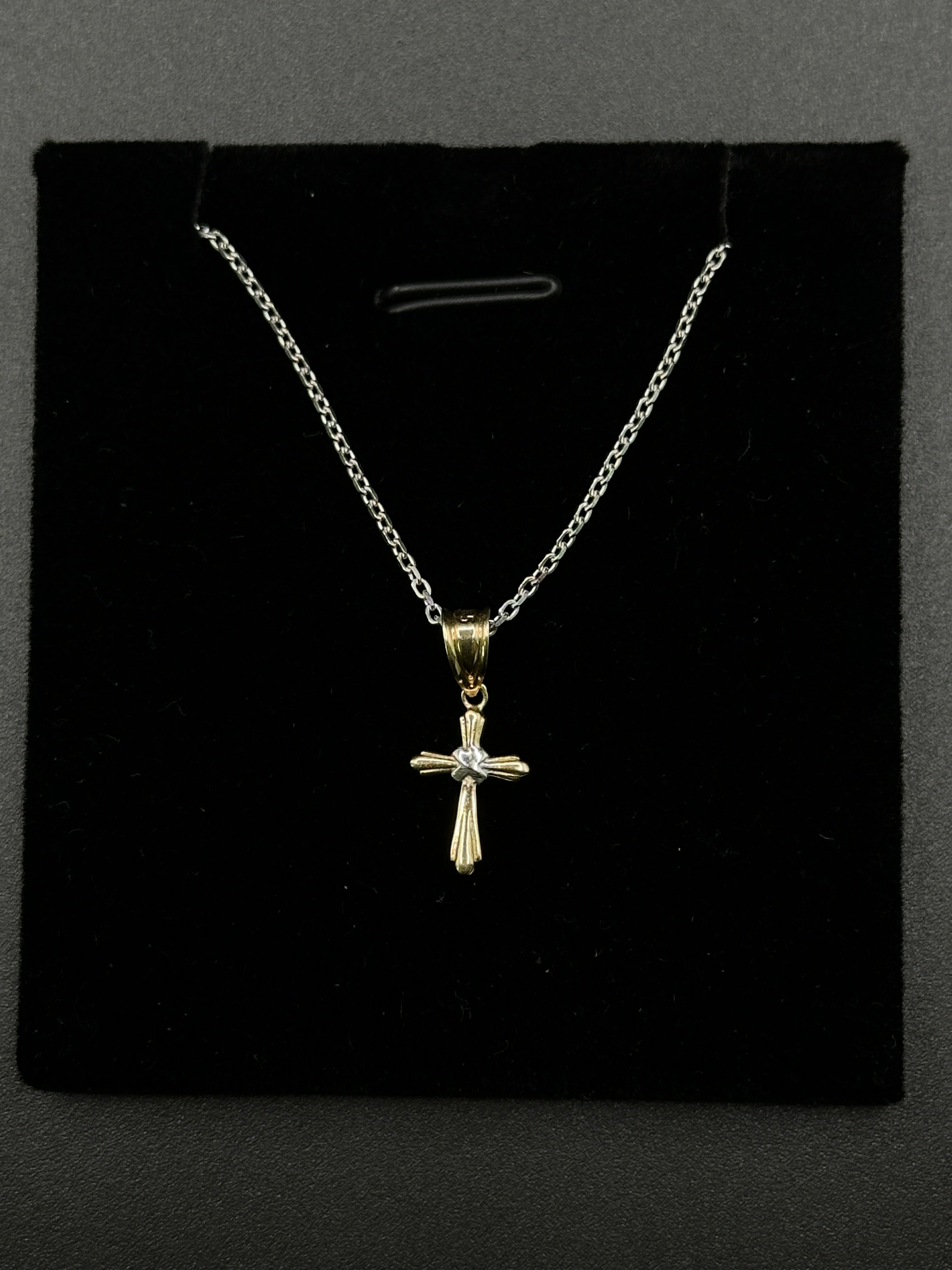Cable Chain & Cross Pendant (White Gold) image 0