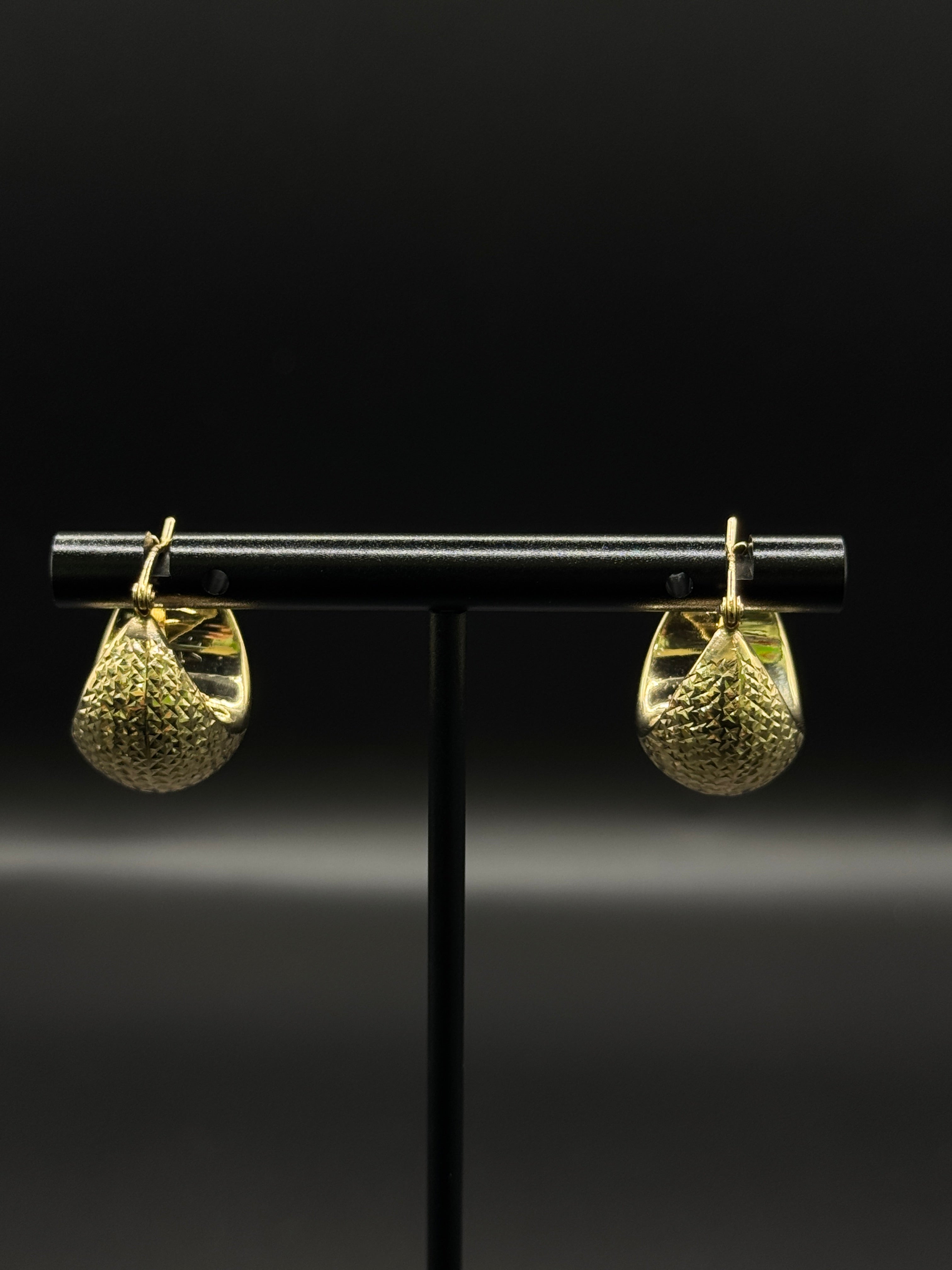 Womens Hoop Earrings image 0