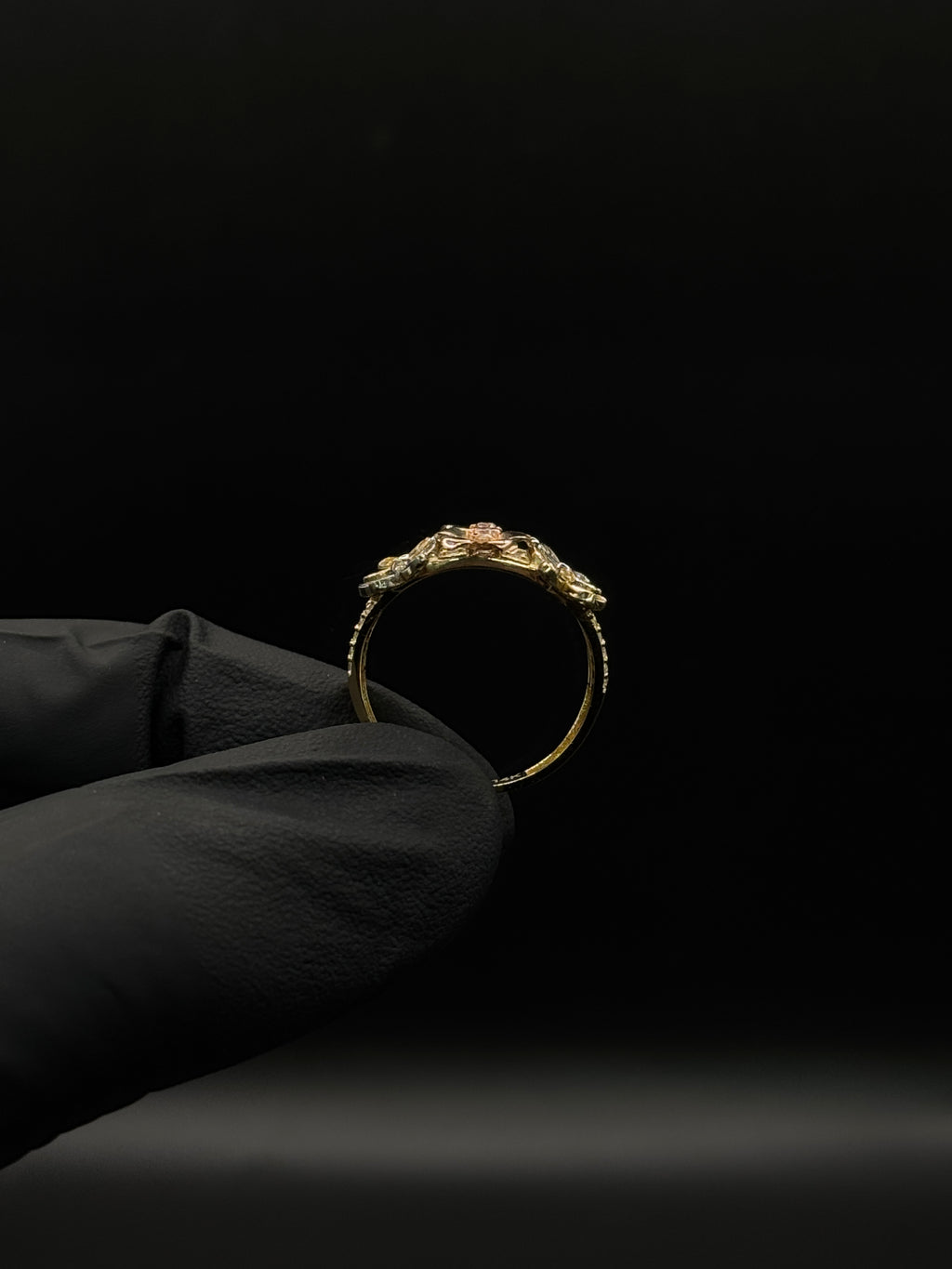 Womens Flower Ring image 1