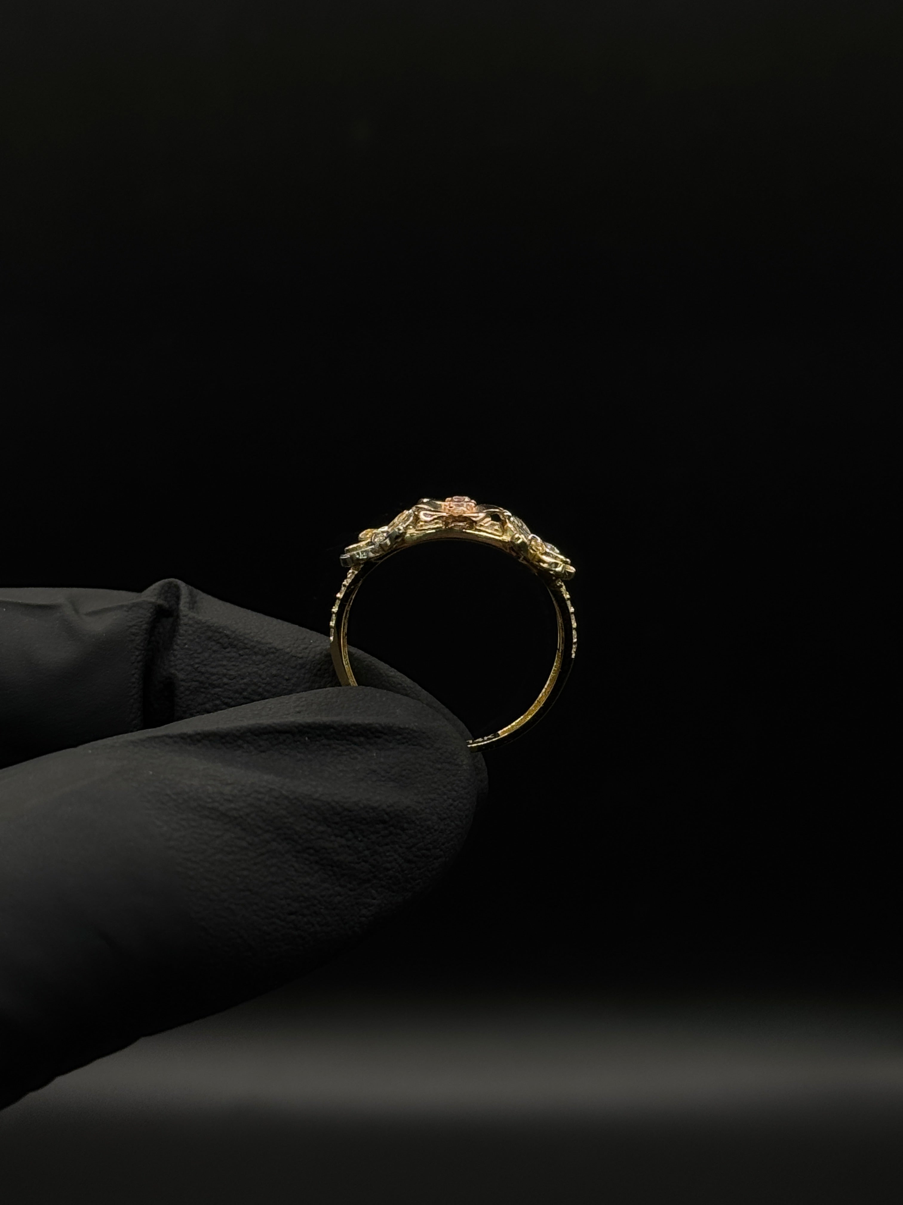 Womens Flower Ring image 1