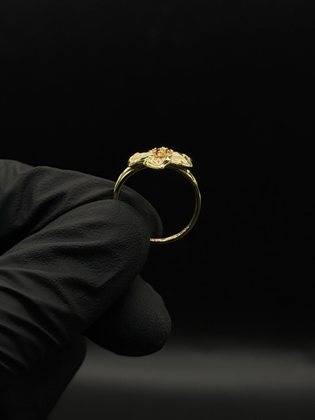 Womens Flower Ring image 1