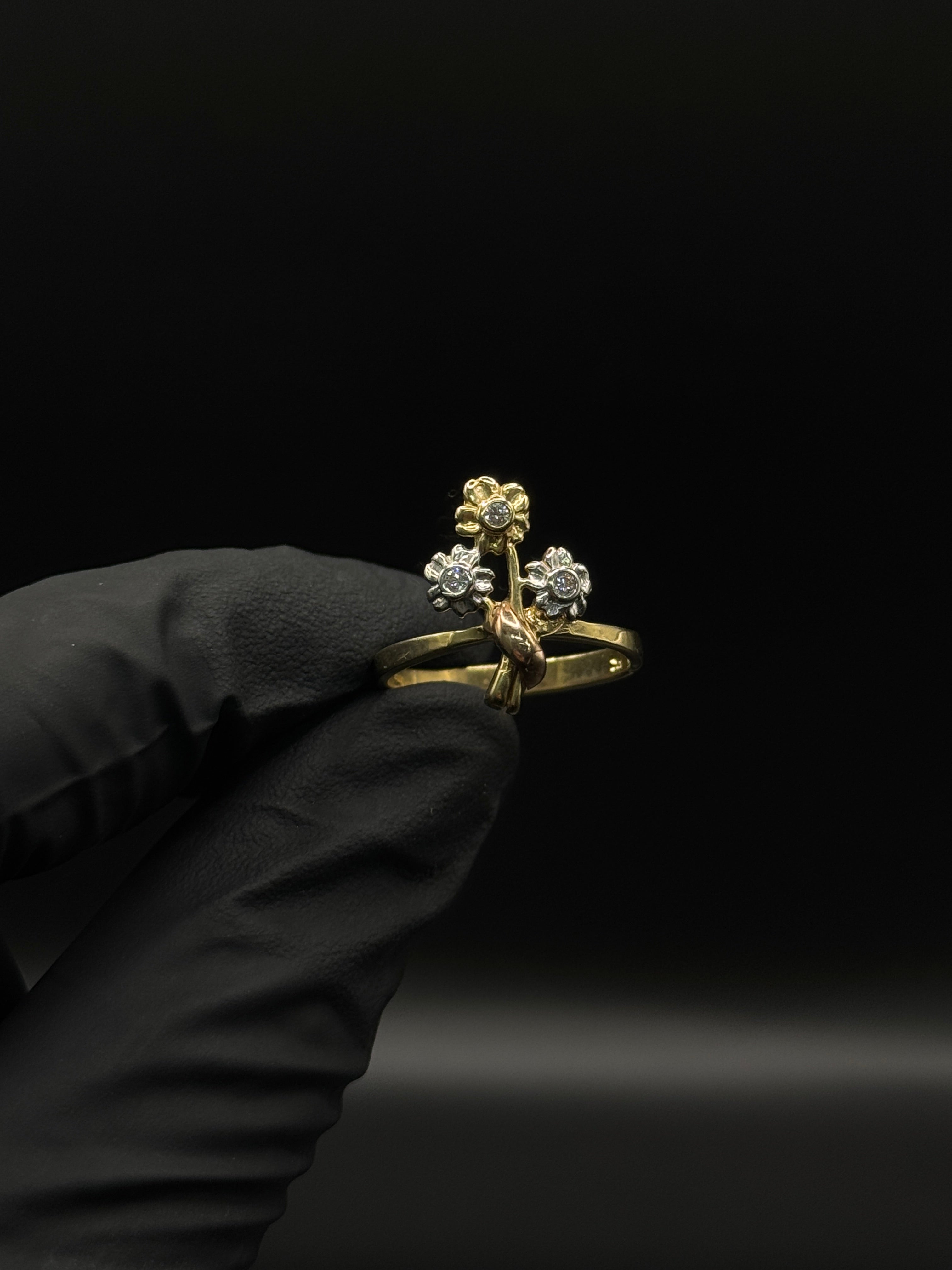 Womens Flower Ring image 0