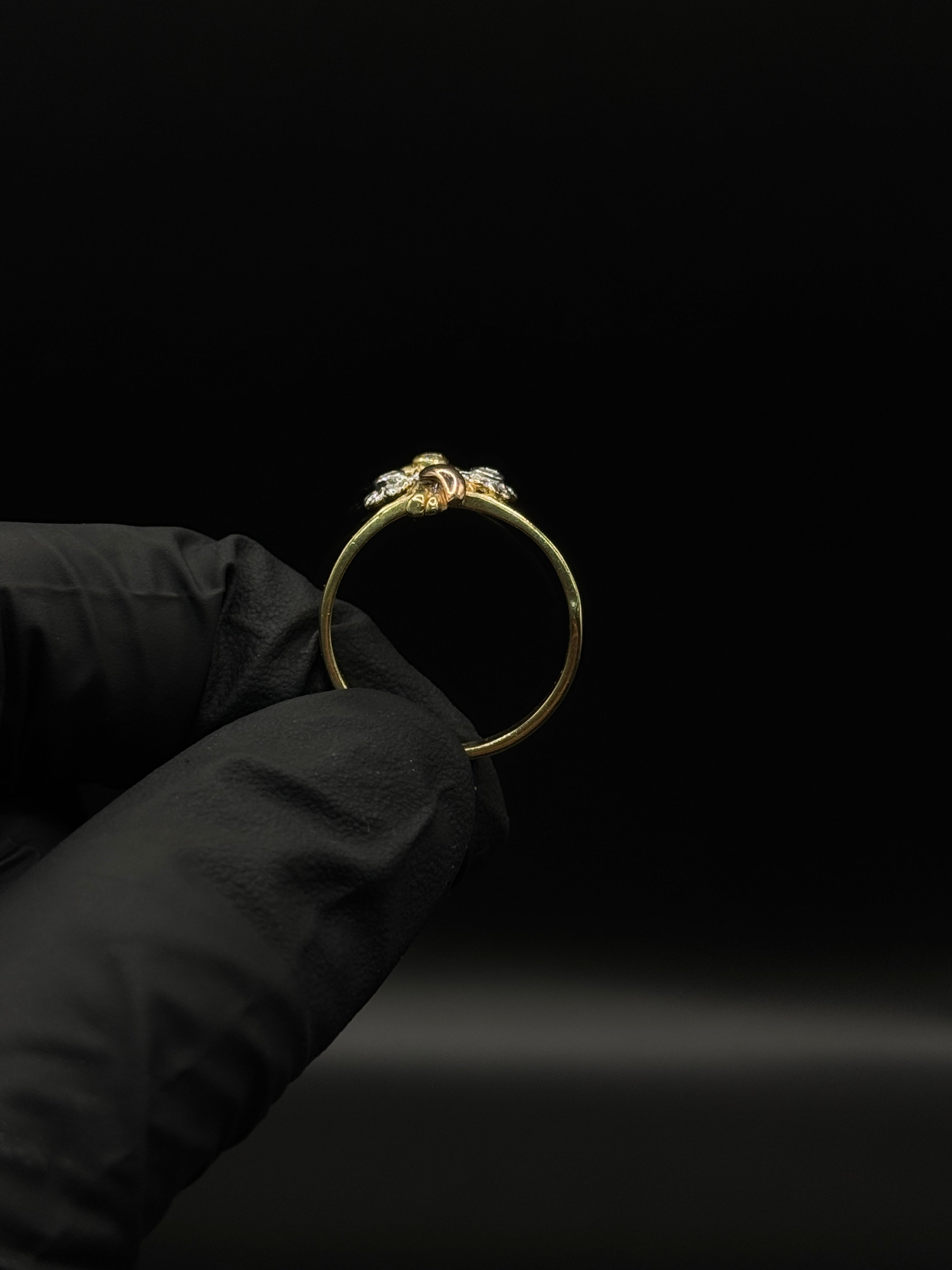 Womens Flower Ring image 1