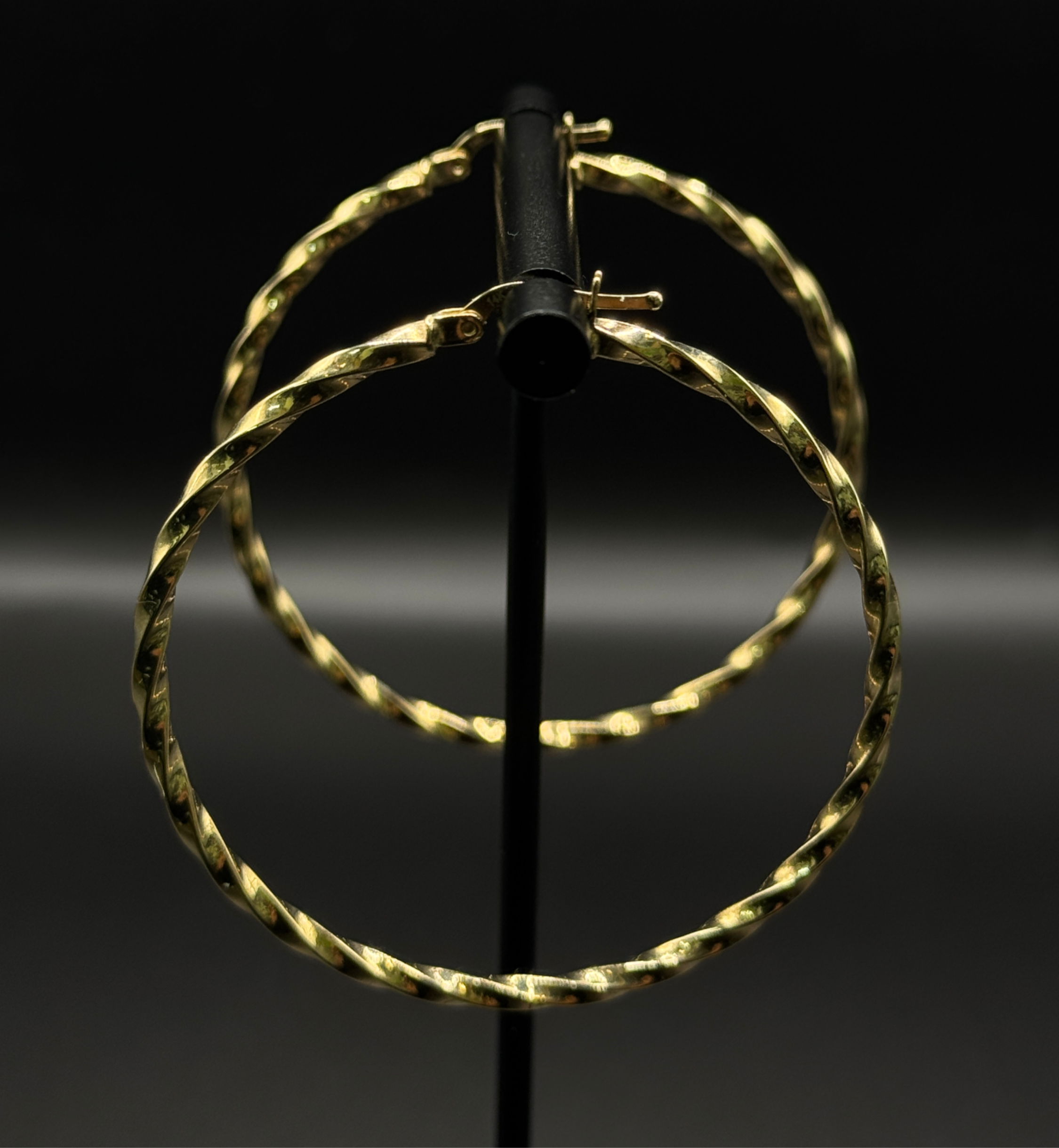 Womens Hoop Earrings image 1