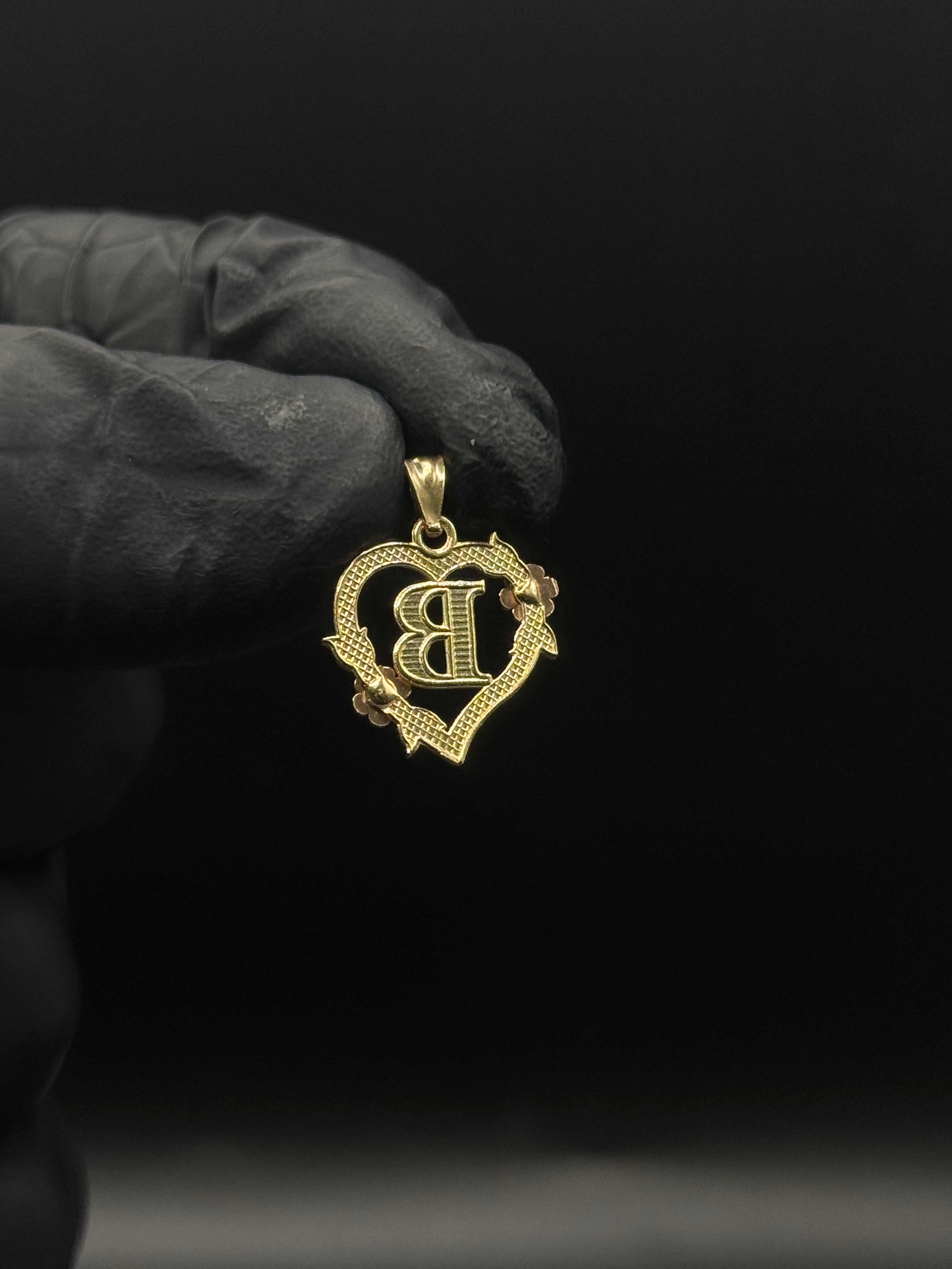 Heart InitialPendant (A-Z) image 1