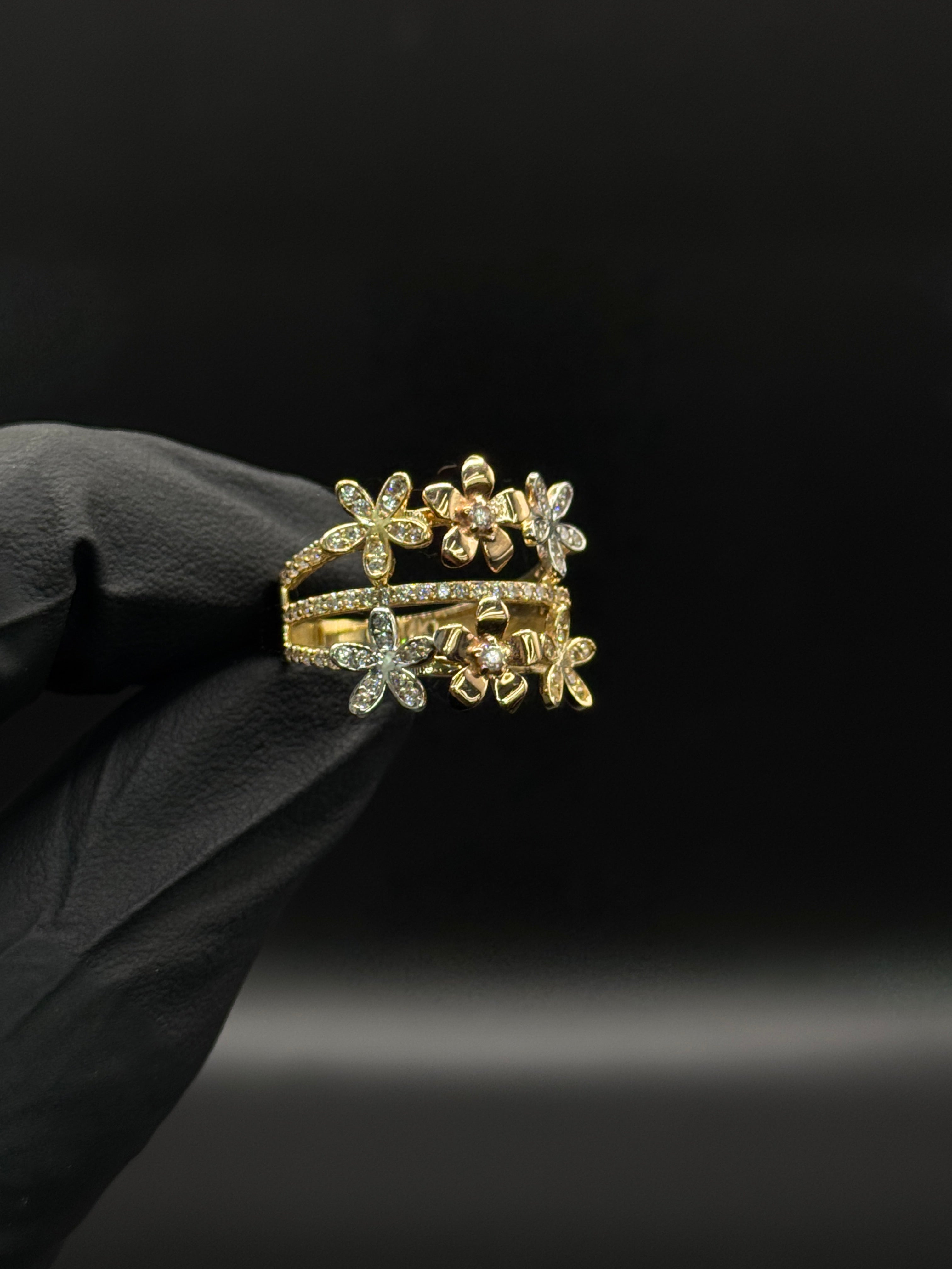 Womens Flower Ring image 0