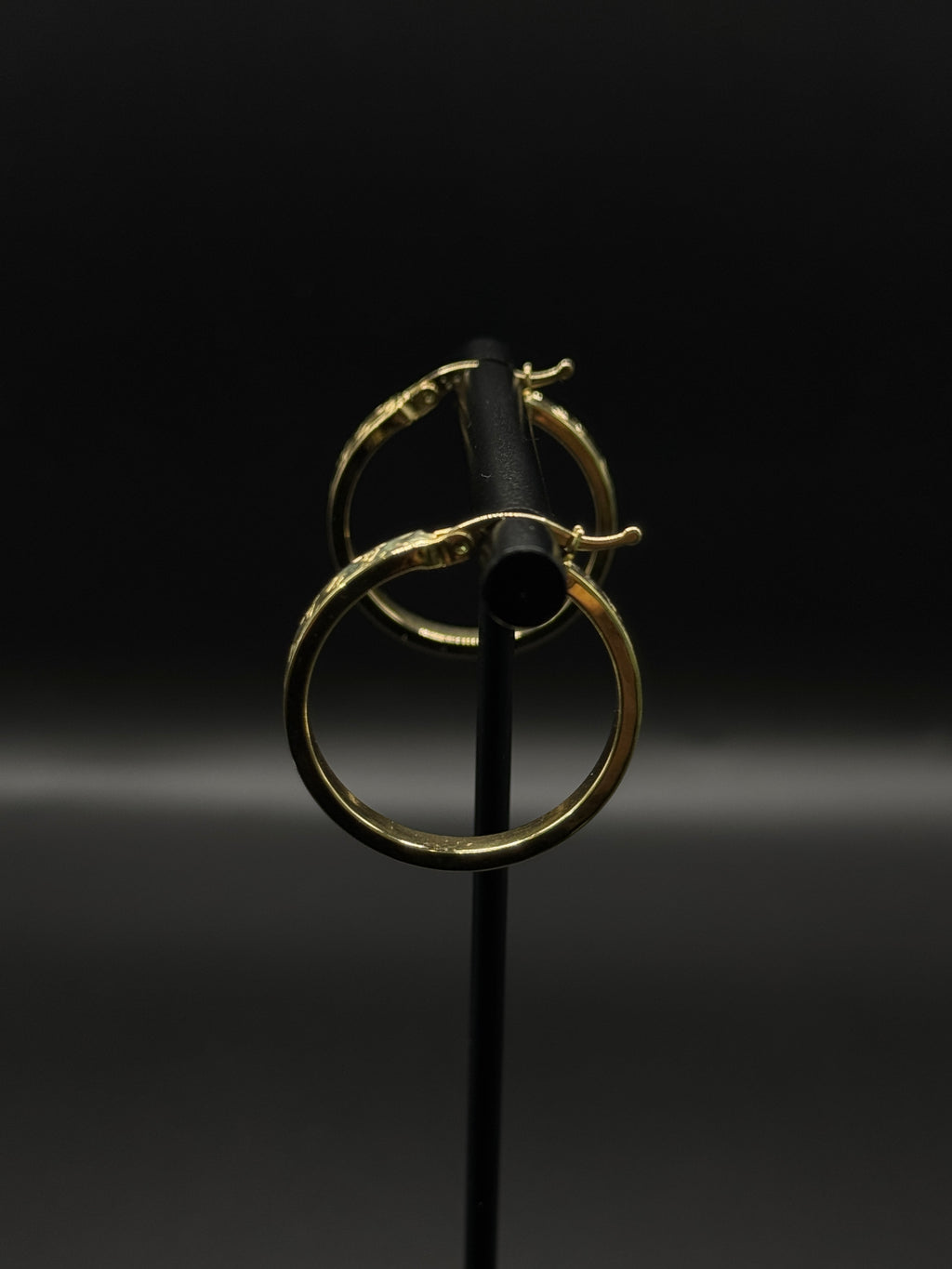 Womens Hoop Earrings image 1