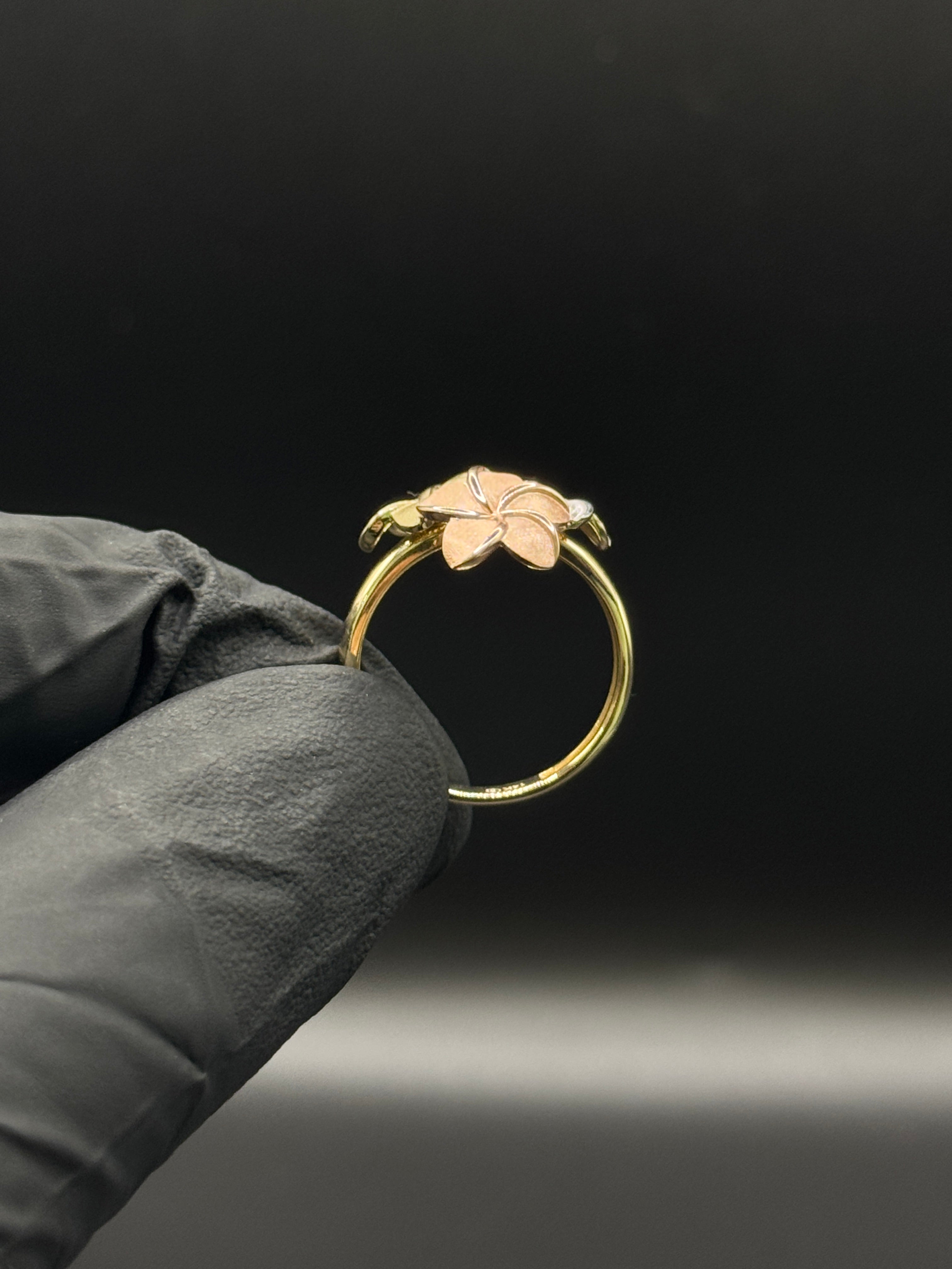 Womens 3 Tone Flower Ring (R2) image 1